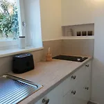 Flori Appartement *