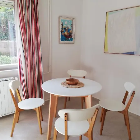 Flori Apartment *
