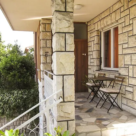 Flori Apartment