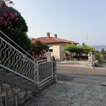 Flori Apartma *