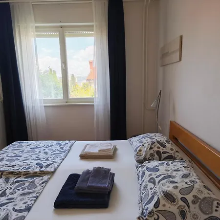 Apartment Flori *