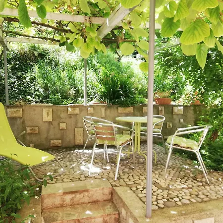 Flori Apartment