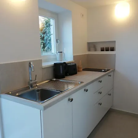 Flori Apartment *