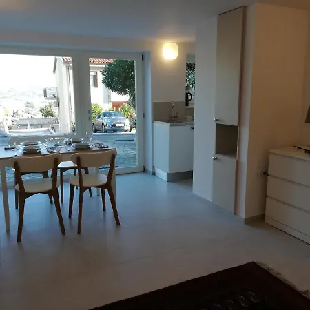 Flori Apartment